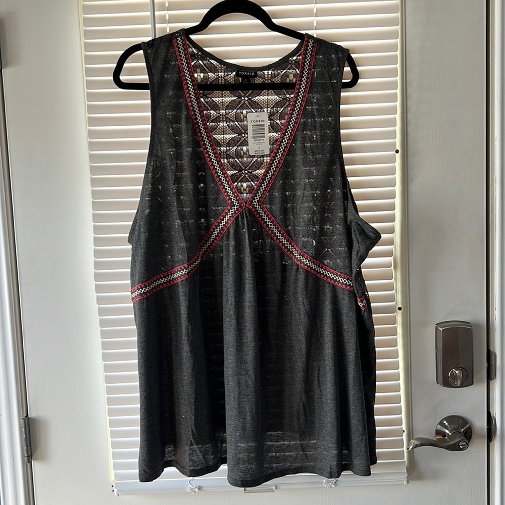 Torrid,4x, grey tank, embroidery on front, lace on the back top portion